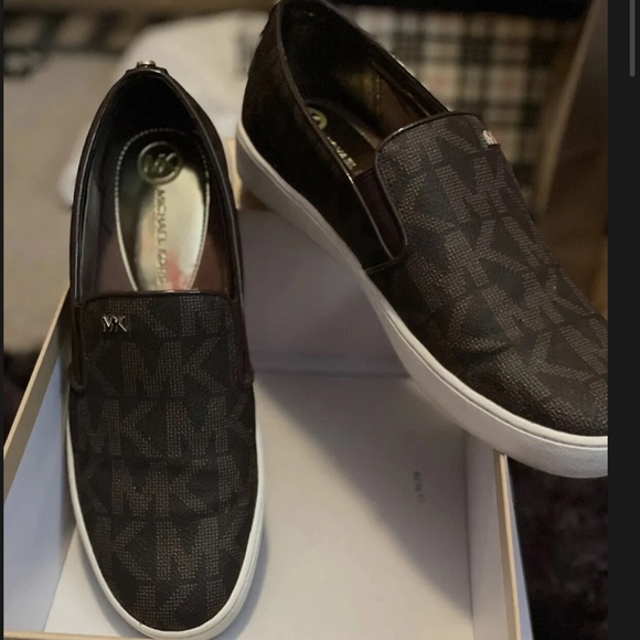 Michael Kors women’s Brown & Tan monogram Slip-On sneakers. - Picture 1 of 5